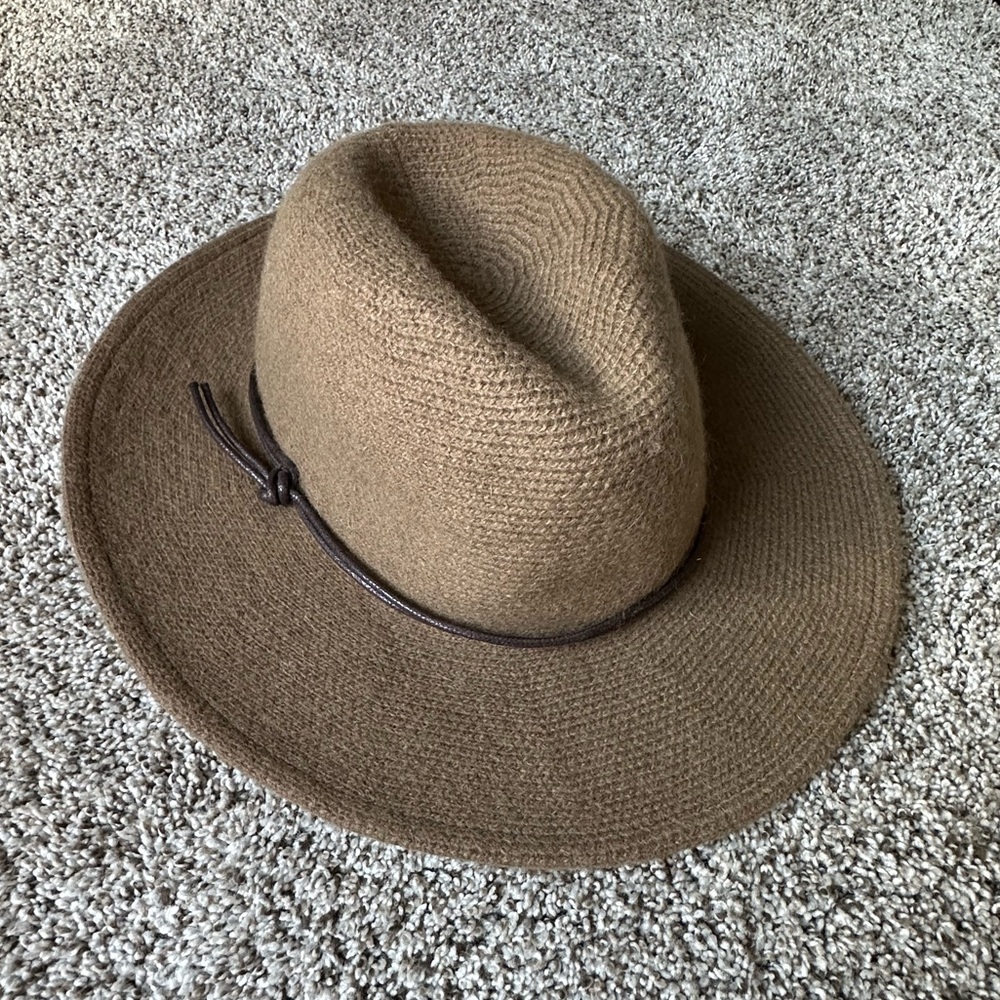 Universal Thread Women’s Fall Wool Blend Hat